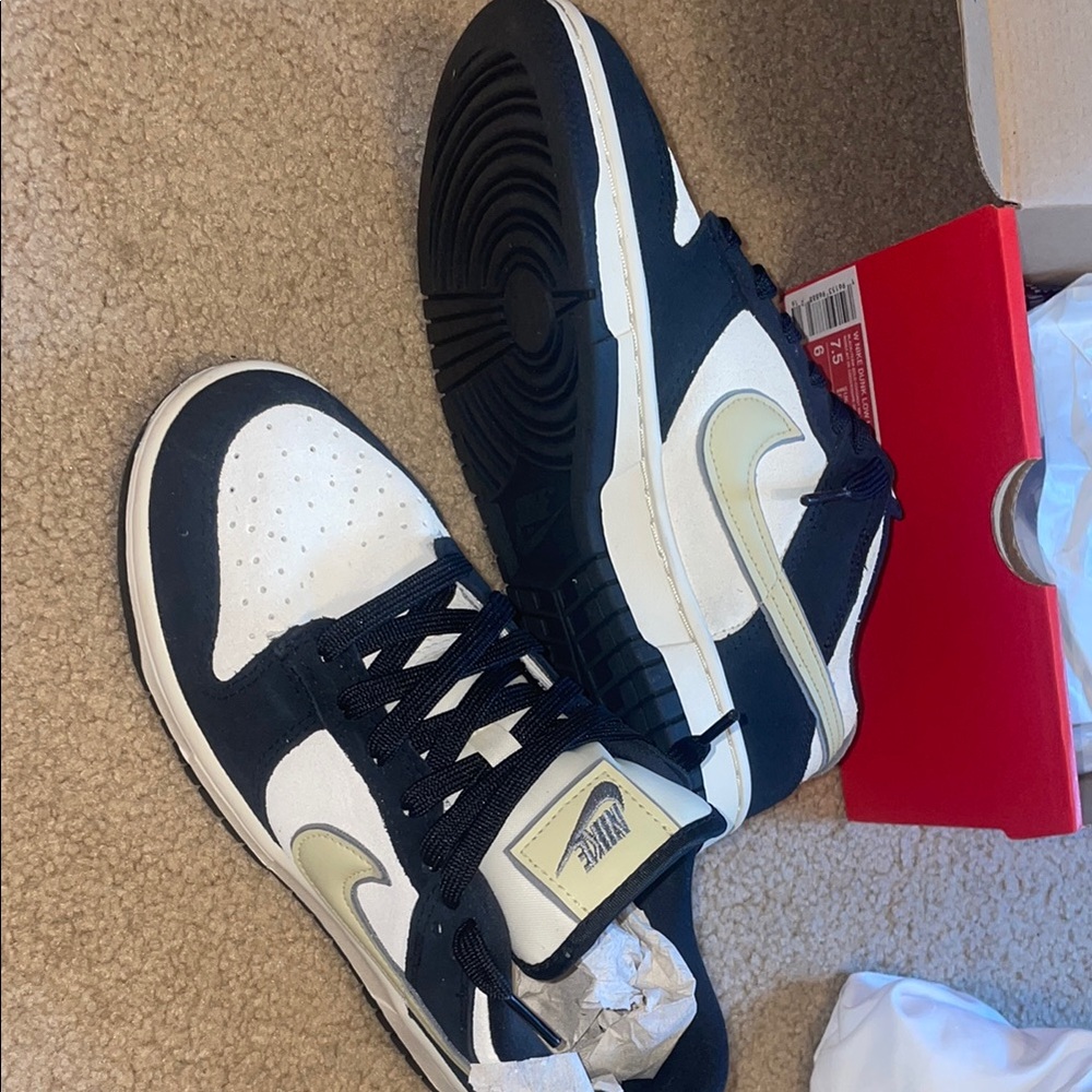 Nike Dunk Low LX in Black and Gold - Picture 4 of 7